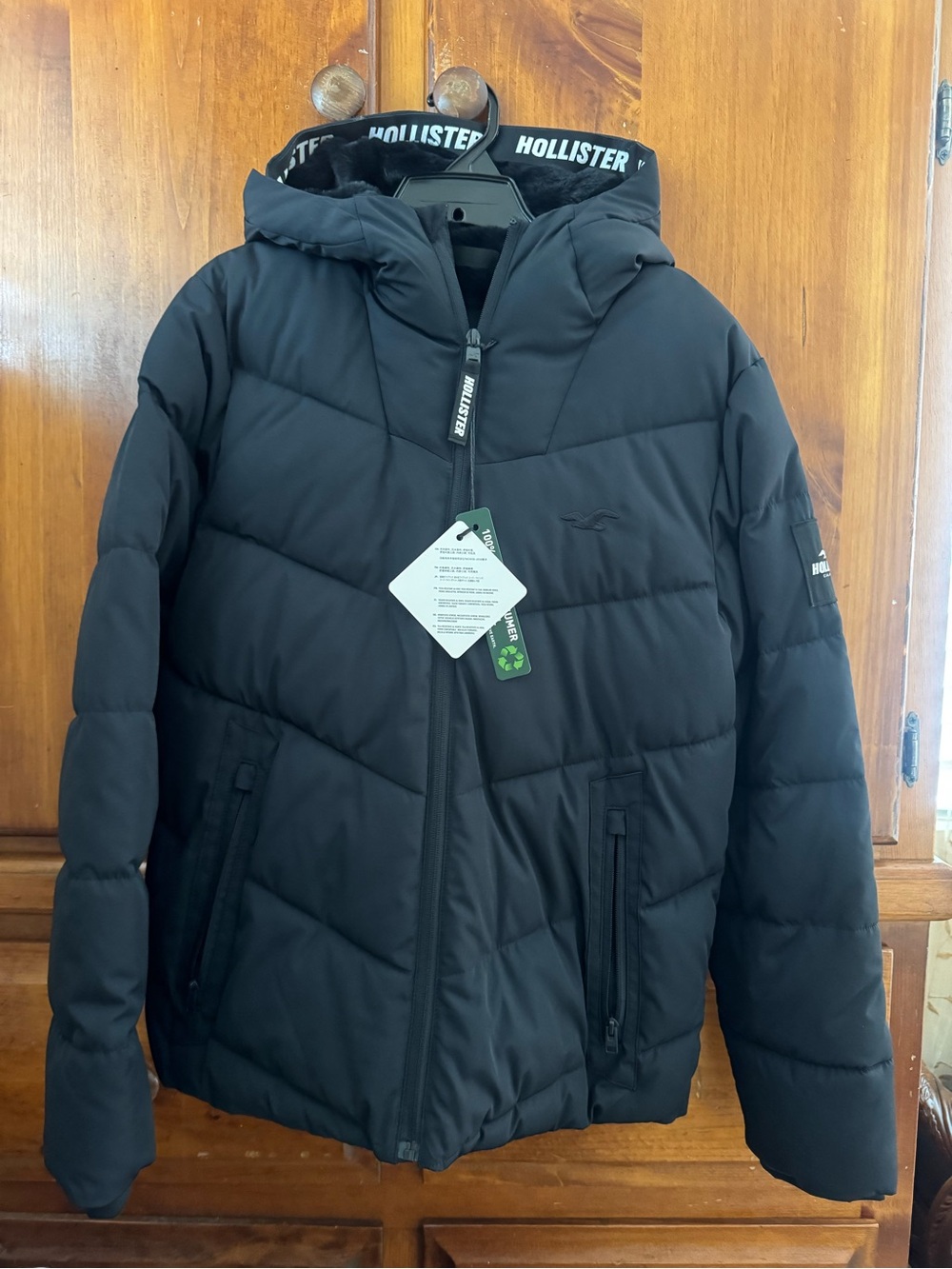 Hollister men’s Black Puffer Jacket with Hood